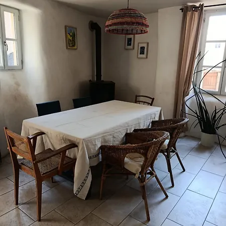 Hébergement de vacances Maison De Village *