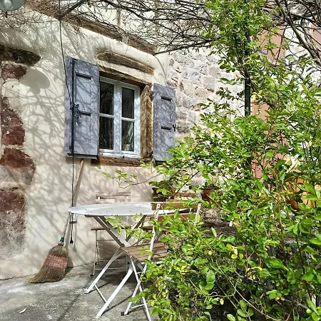 Maison De Village Hébergement de vacances *